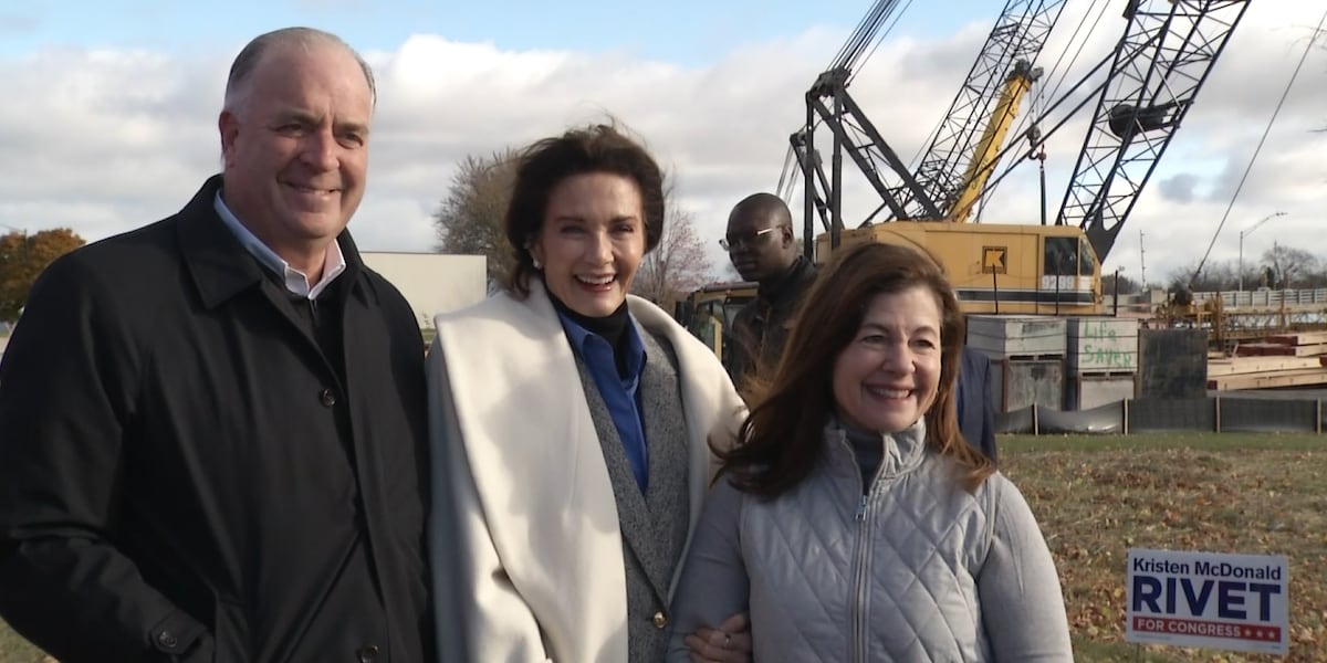 McDonald Rivet makes campaign stop in Bay City with ‘Wonder Woman’ star