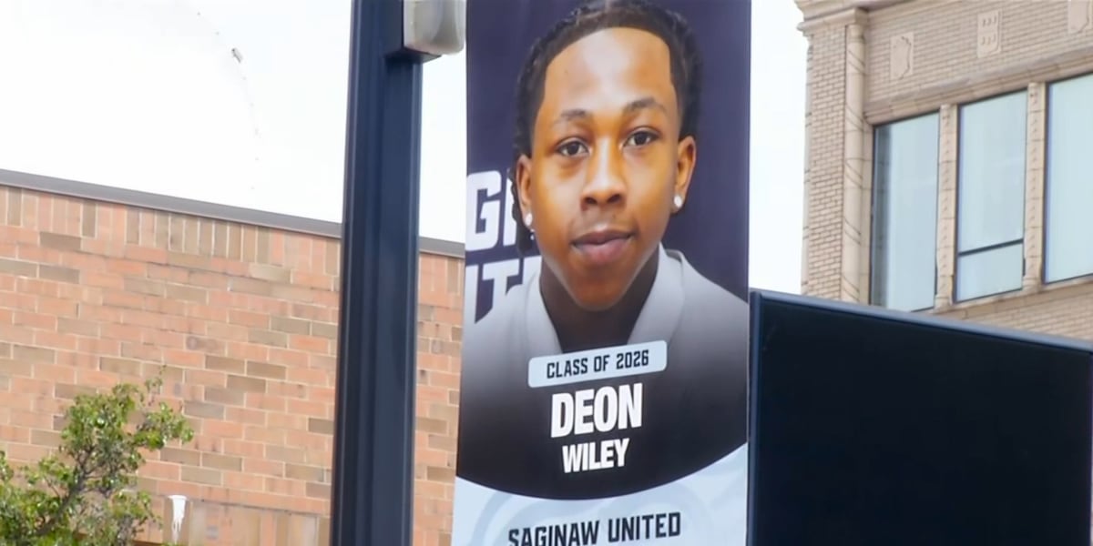 ‘We love you, D:’ Saginaw United graduation punctuated by loss of student