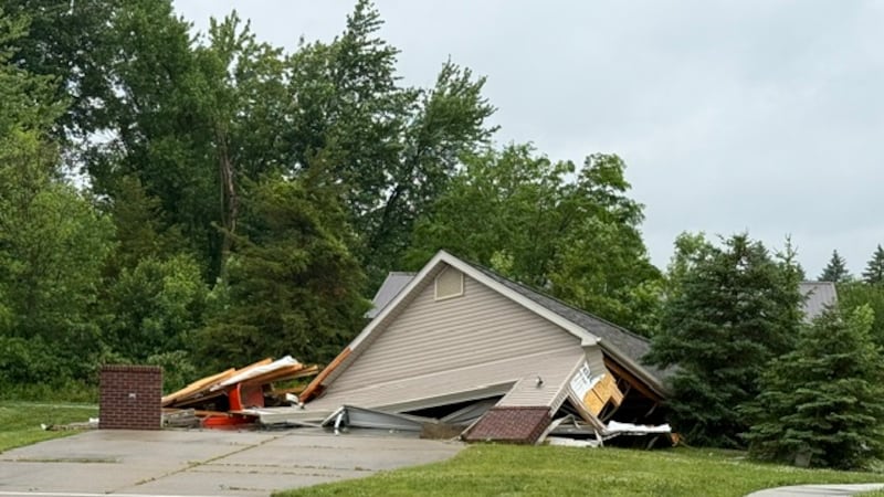 Winds cause building at Oneida Township Hall to collapse