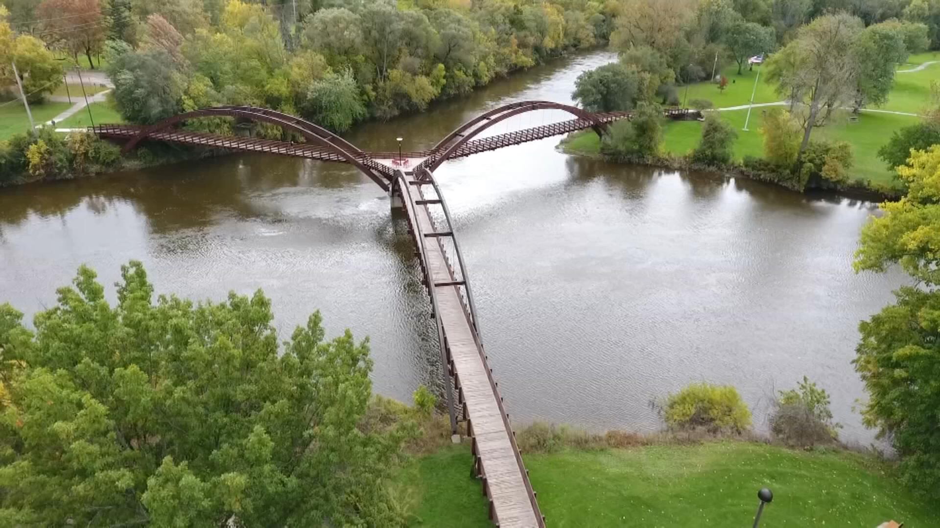Город Мидленд готовит планы по замене исторического моста-арки Tridge через 45 лет после его открытия