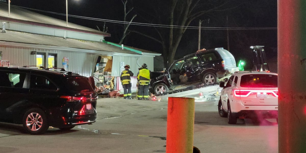 SUV crashes into Saginaw convenience store