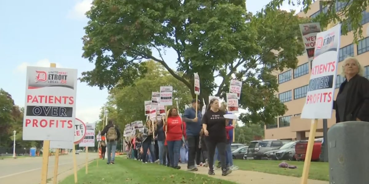 Auxiliary staff picket, rally in front of McLaren Bay Region