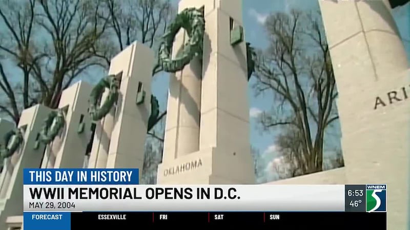 On this day in history, WWII Memorial opens in D.C.